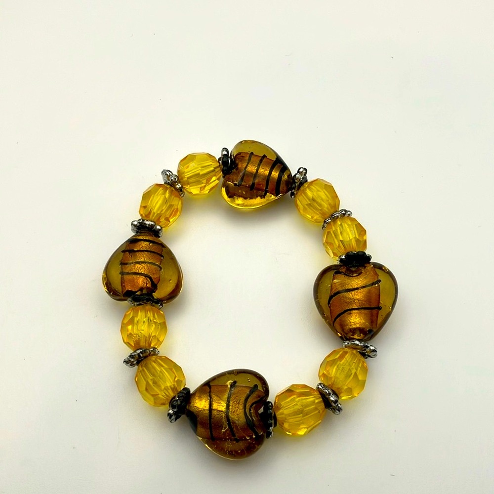 Elegant Gold Heart Beaded Bracelet